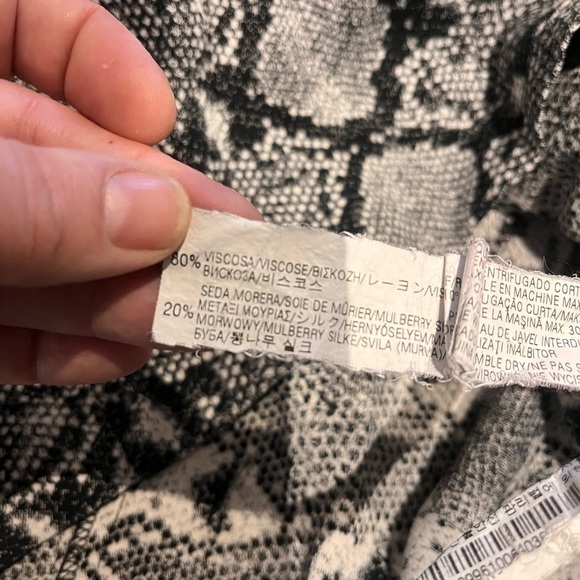 2/40$𝅺SNAKE print Zara  short sleeve tunic size m - Picture 5 of 7